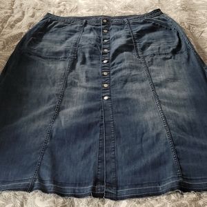 Lane Bryant Plus Size 28 Metal Snap Front Closure Distressed Hem Denim Skirt